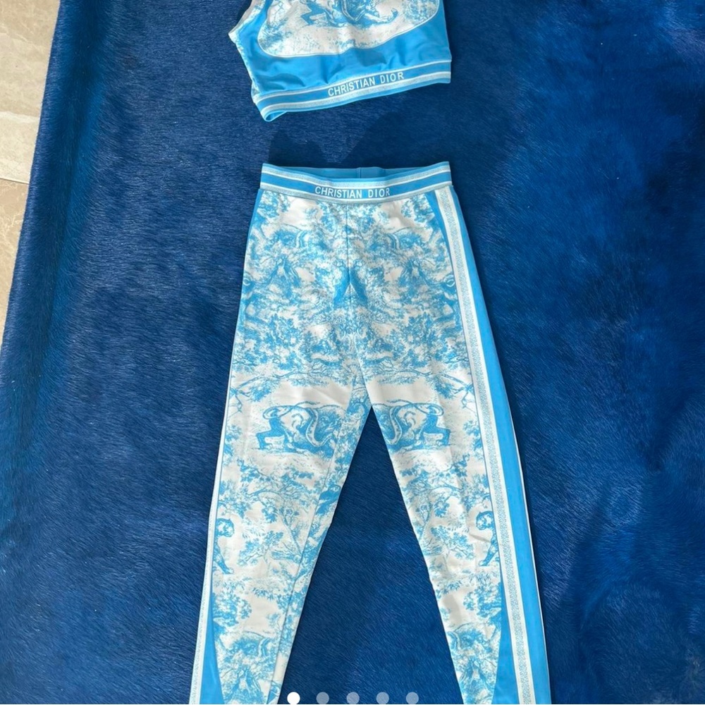 Sports bra and tights set